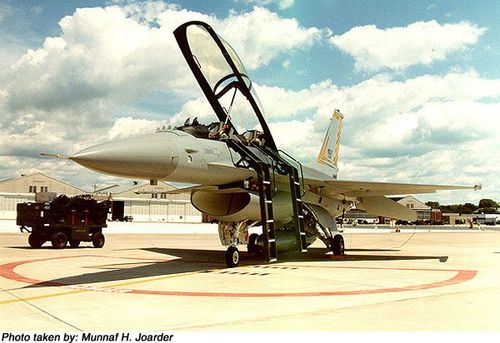 Lockheed Martin F-16A/B Fighting Falcon - photo 3