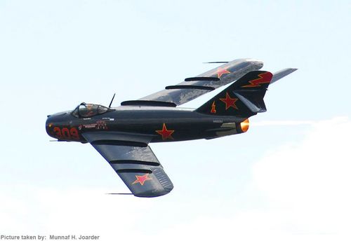 Mikoyan-Gurevich MiG-17 Fresco - photo 2