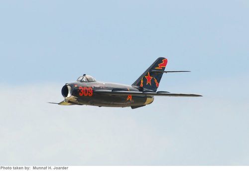 Mikoyan-Gurevich MiG-17 Fresco - photo 4