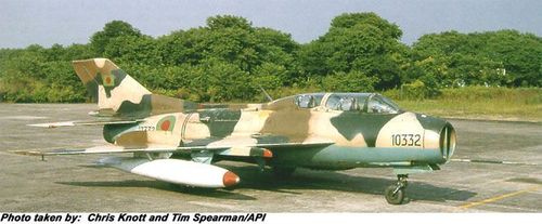 Mikoyan-Gurevich MiG-19 Farmer - photo 2
