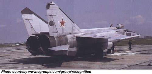 Mikoyan-Gurevich MiG-25 Foxbat - photo 3