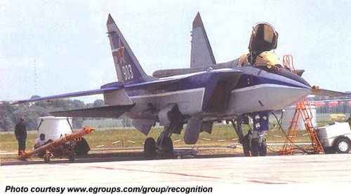 Mikoyan-Gurevich MiG-31 Foxhound - photo 1