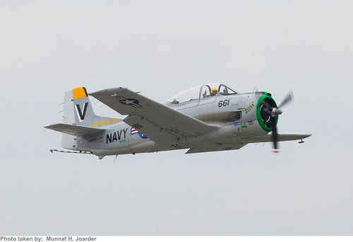 North American T-28 Trojan - photo 2