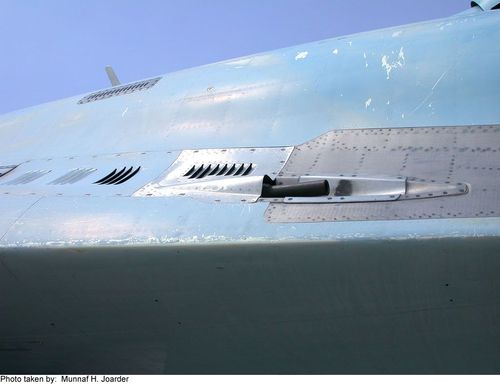 Sukhoi Su-27 Flanker - photo 3