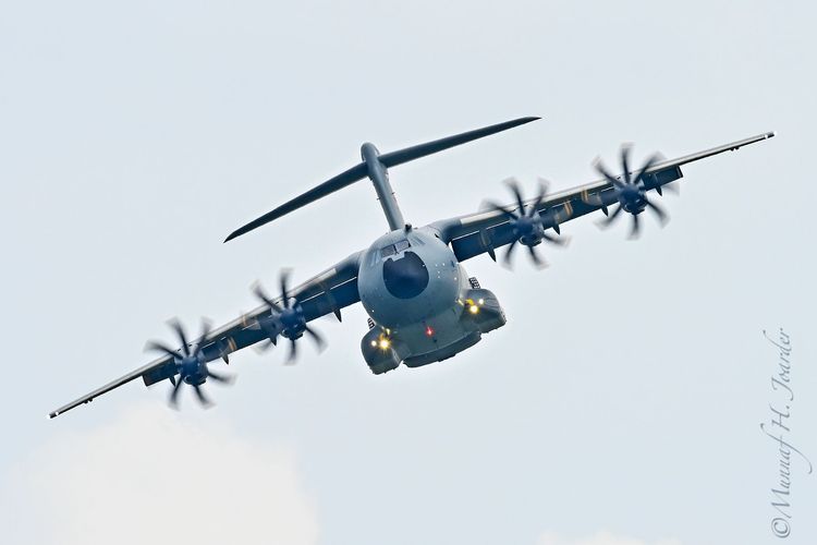 France's A400M military aircraft carries out first firefighting mission