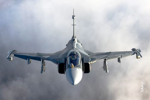 CANADA MAY SPLIT FIGHTER FLEET BETWEEN F-35 AND GRIPEN, REPORT SAYS