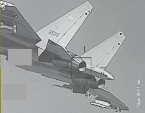 Taiwan shares F-16V Sniper pod image of Chinese J-16